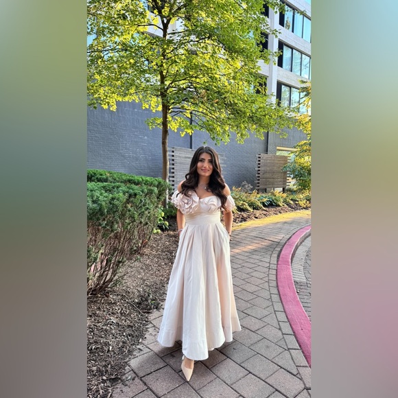 worn only once, in excellent condition,   After dry cleaned - Picture 3 of 7